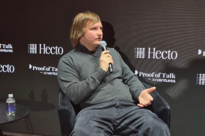 Aave, Solana ecosystem tokens lead crypto rebound as bitcoin steadies near $60,000