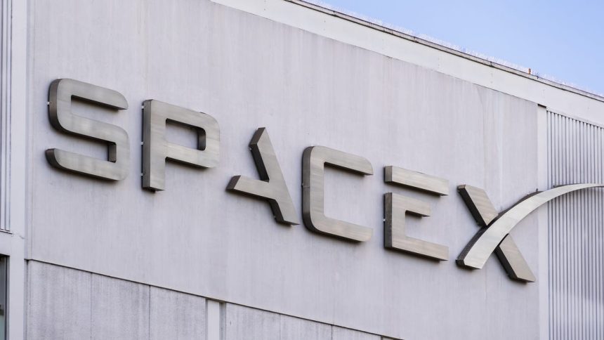 SpaceX Secretly Unveiled New AI Device to Investors. Is It a Phone or Not?