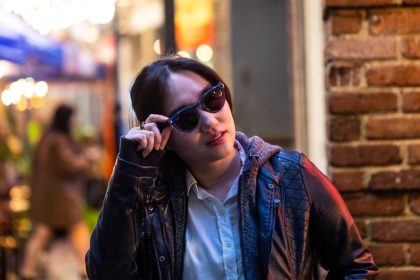 Meta’s glasses will turn off the camera if you tamper with the privacy light