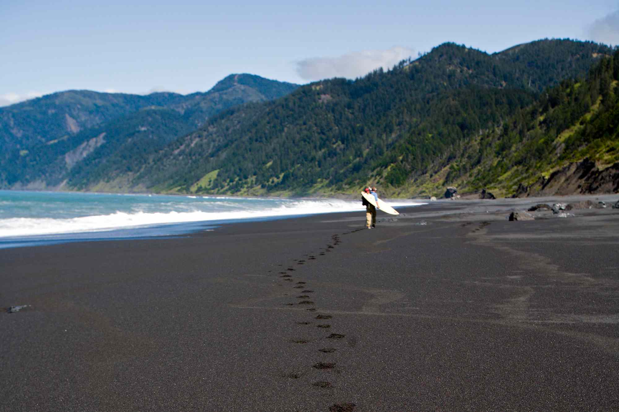 Unplug on This Remote California Trail With Black-sand Beaches, Elk Herds, and No Cell Service