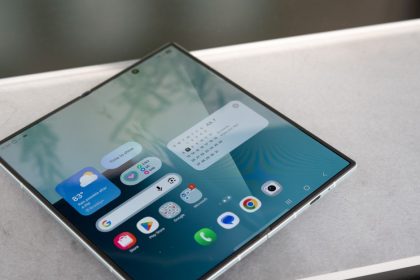 Samsung’s new foldable display is harder to crease and damage