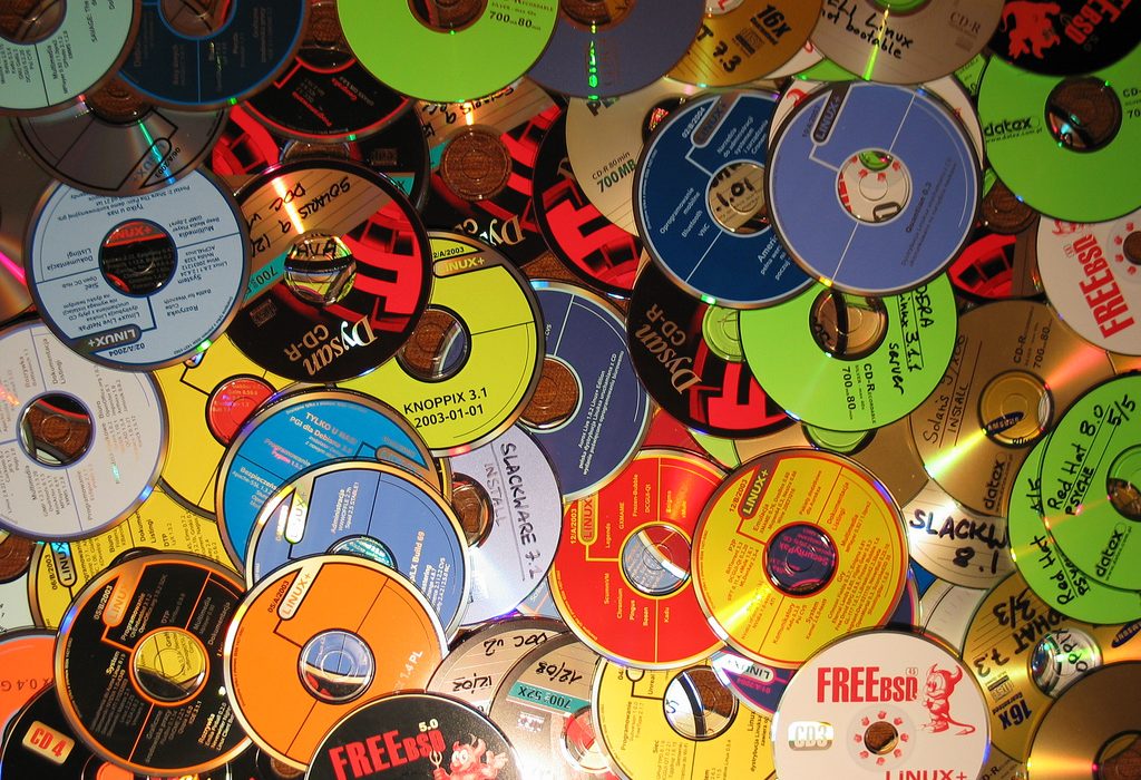 CD Sales Are Growing Faster Than Vinyl for the First Time in 10 Years