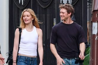 10 Ways to Style Tank-Tops for Summer, Inspired by Celebs