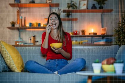 The Best Late-Night Snack to Lower Cholesterol, According to Dietitians
