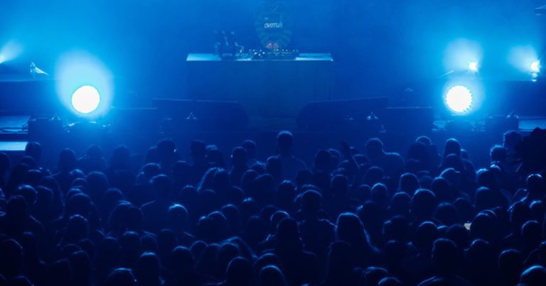 30 is the age people stop standing at gigs, new study claims