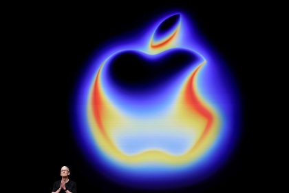 Can Apple make smart glasses that aren’t a constant privacy threat?