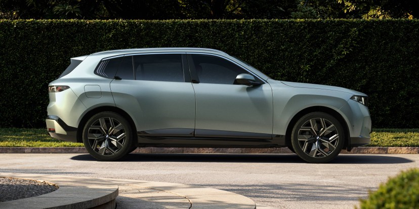 BMW iX5 Long wheelbase version debuts as a Chinese exclusive