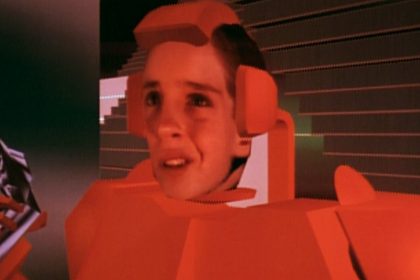 Alfred Hitchcock’s Classic The Birds Inspired An Unfortunate ’90s Sci-Fi Flop