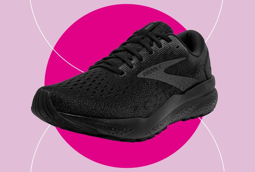 These Weightless Brooks Sneakers Feel Like Clouds—They’re Perfect for Summer Walks