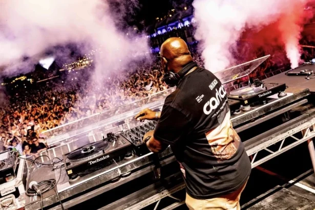 Watch Carl Cox’s vinyl-only set from Brighton Beach 2025
