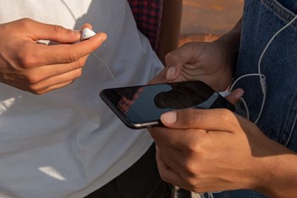 New “ad and algorithm-free” social music app Corus has launched