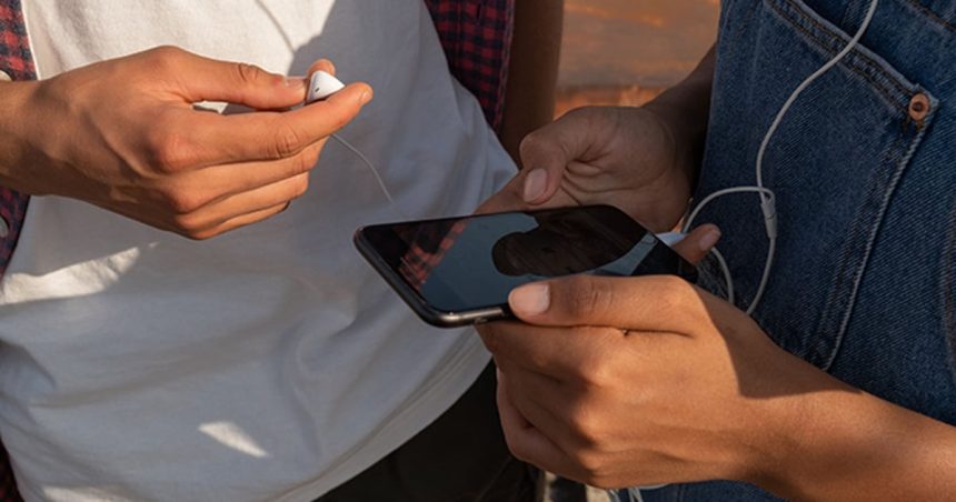 New “ad and algorithm-free” social music app Corus has launched