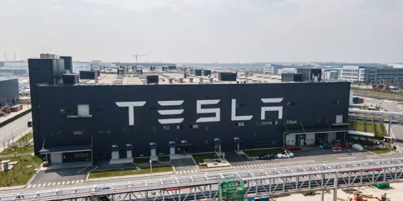 Musk denies Tesla might sacrifice its best car factory to reach the stars
