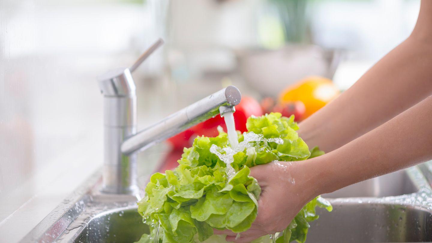 What Experts Are Eating and Avoiding During the Cyclosporiasis Outbreak