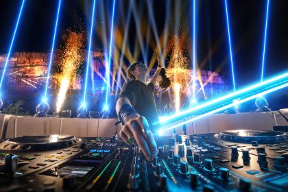 Electronic Violinist DJ Andrea Casta Releases ‘Fragments’ & ‘The Sound Of Marble’ Music Video