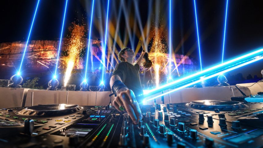 Electronic Violinist DJ Andrea Casta Releases ‘Fragments’ & ‘The Sound Of Marble’ Music Video