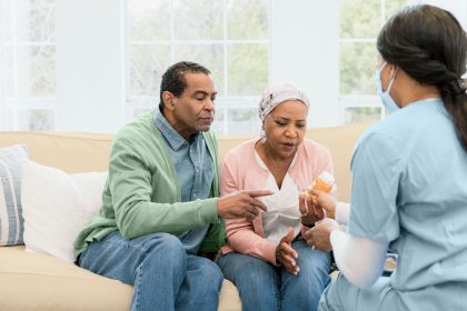 7 Ways to Lean on Your Loved Ones During Metastatic HR+/HER2- Breast Cancer Treatment