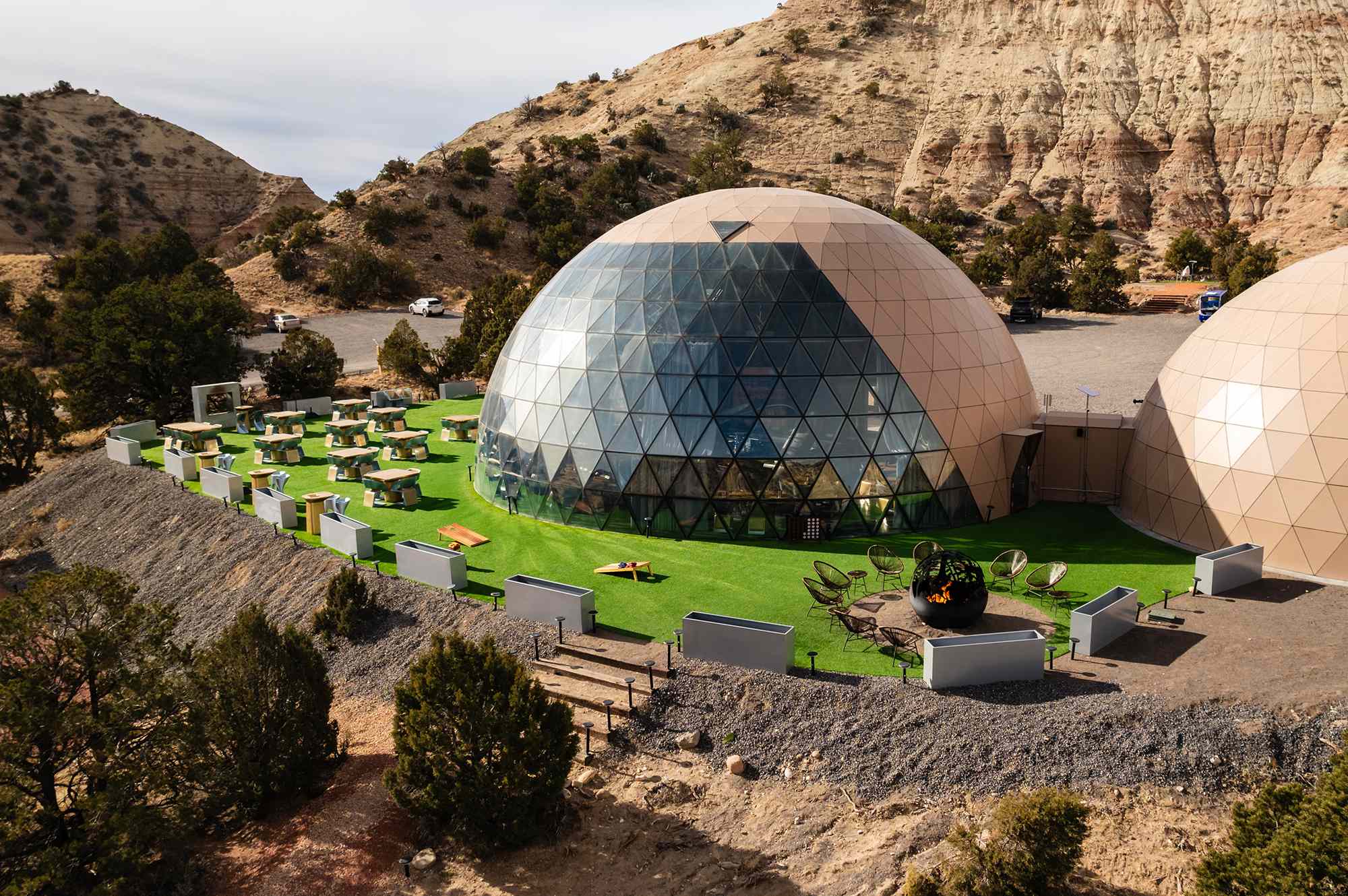 This Futuristic Dome Glamping Resort Near Bryce Canyon Feels Like It’s on Mars—and You Can Stargaze From Your Bed