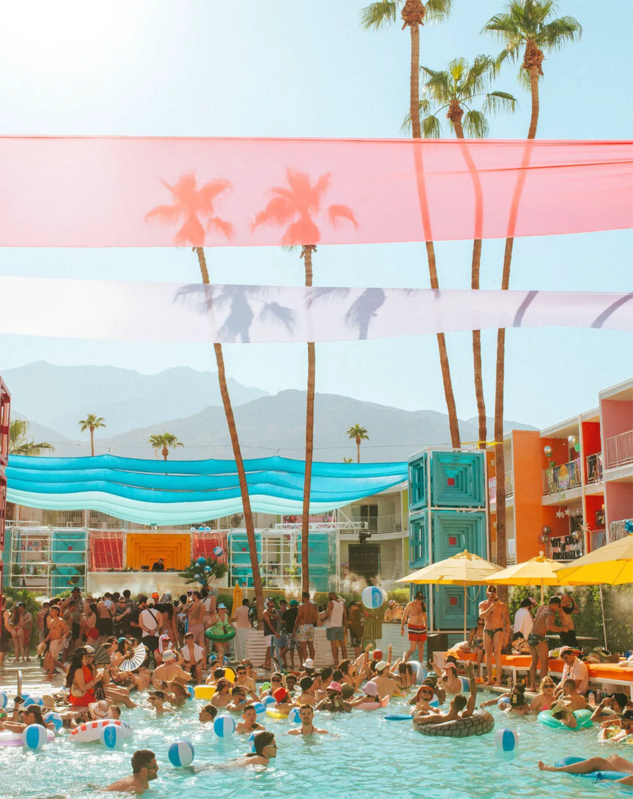 9 Injured From Bottles Thrown Into Crowd at Splash House