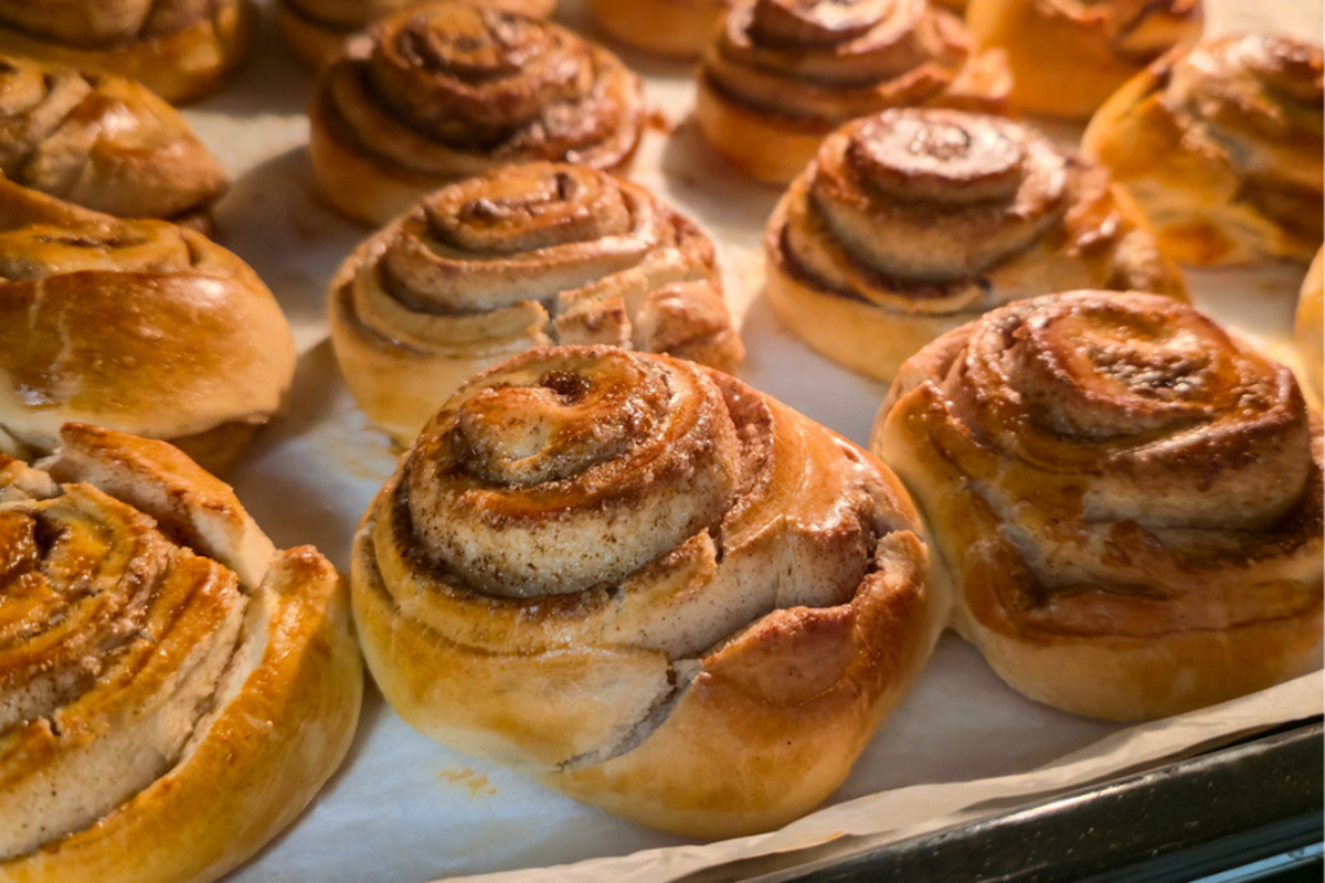 Viral Las Vegas mom forced to halt at-home cinnamon roll business after county citation