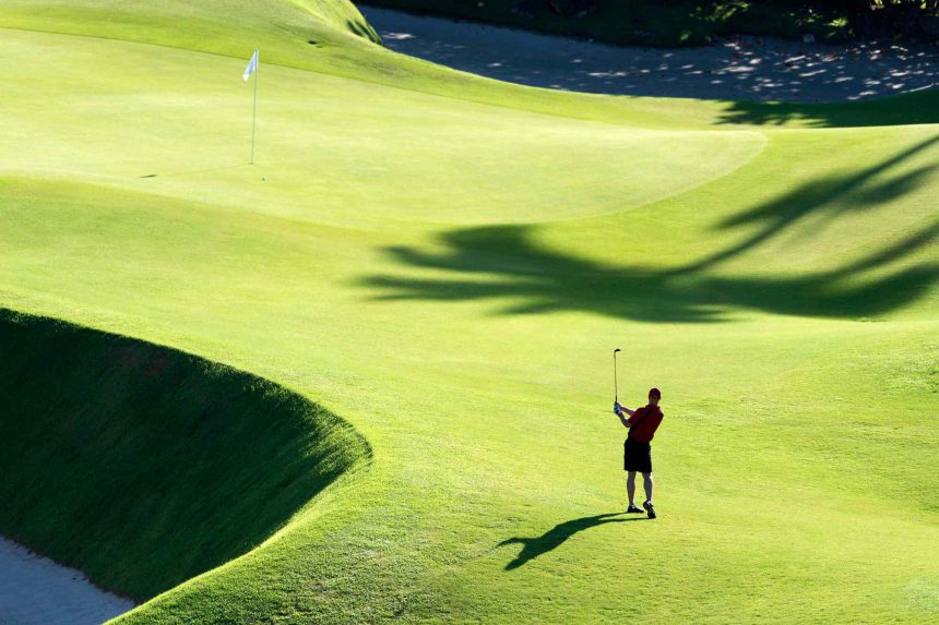 6 Best Places for Golf Lovers to Retire in the U.S., With Excellent Public Courses and Year-round Sunshine