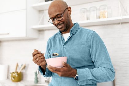 The Best Time to Eat Breakfast, According to Experts