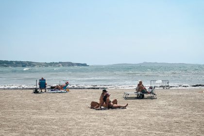 UK holidaymakers ‘struggling to shake off financial concerns’ during breaks, study finds