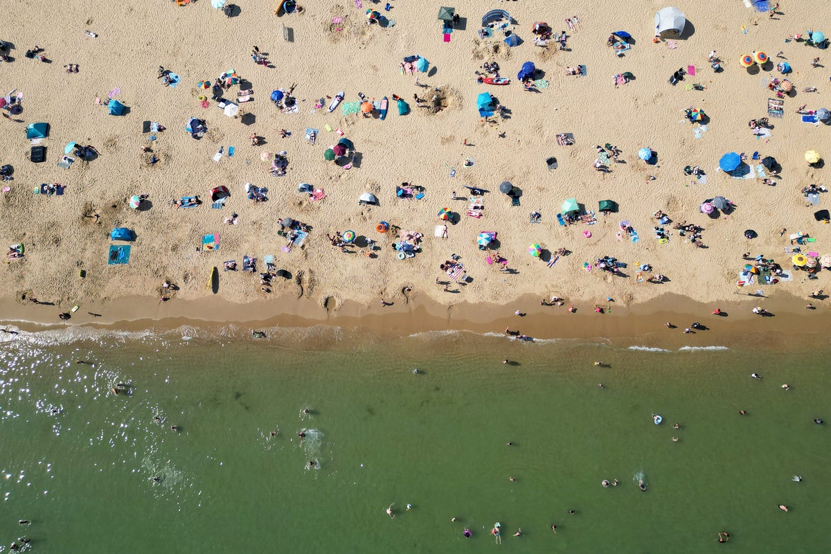 UK holidaymakers ‘struggling to shake off financial concerns’ during breaks, study finds