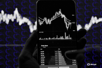 Crypto Stocks Rip Higher as Strategy Jumps 12%, Coinbase Climbs 9%