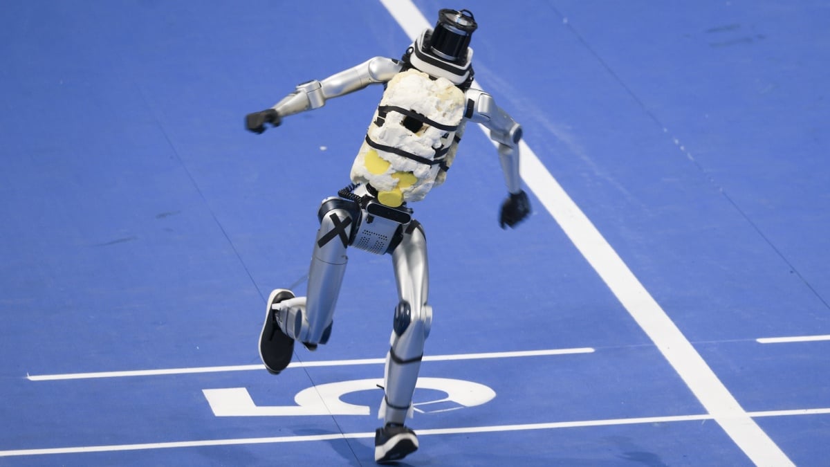 Robots running into walls go viral ahead of 2026 World Humanoid Robot Games