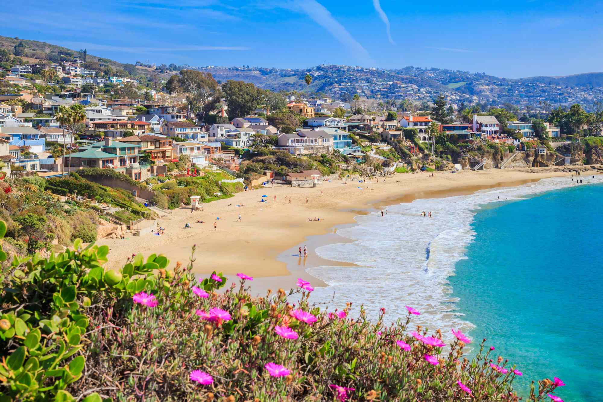 This SoCal Beach Town Draws Artists for Its Beauty—Including Some of the Clearest, Bluest Waters in the State