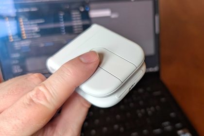 Logitech Mobi Fold review: Great for travel, not great for comfort