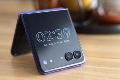 De-Googled GrapheneOS is coming to Motorola’s foldables next year