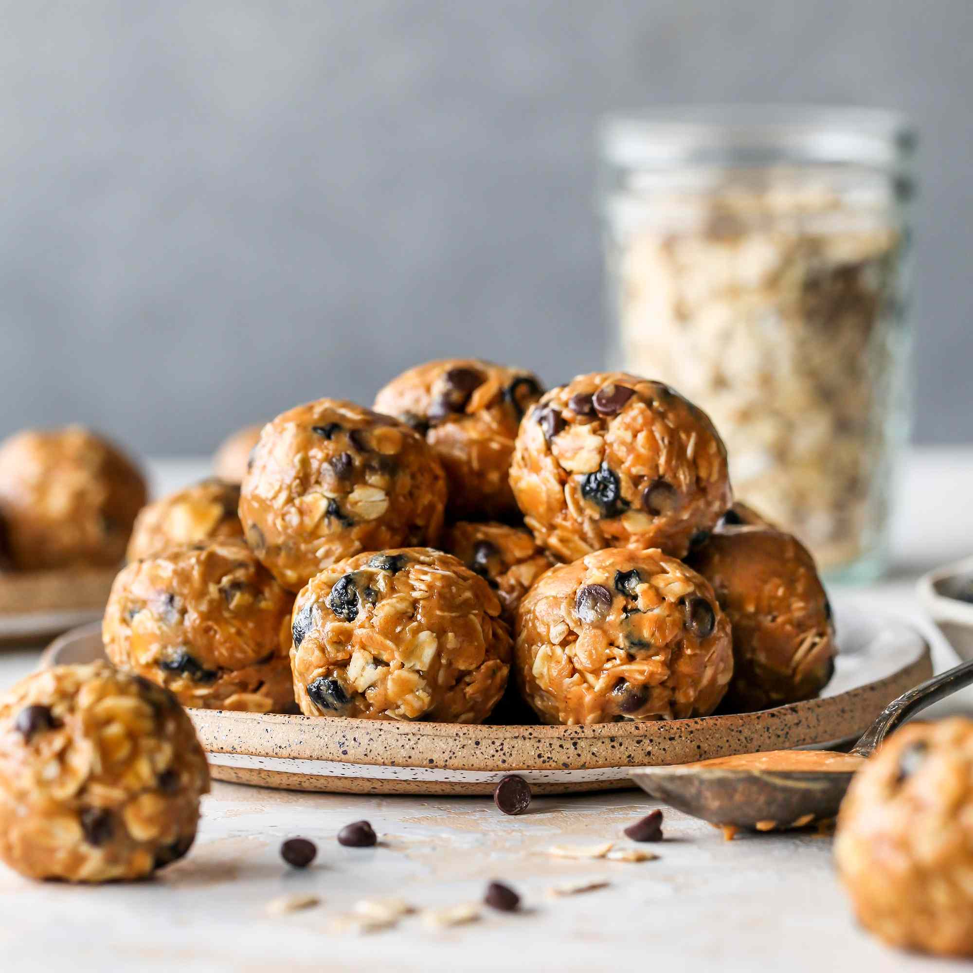 17 Heart-Healthy Snacks with Five Ingredients or Less
