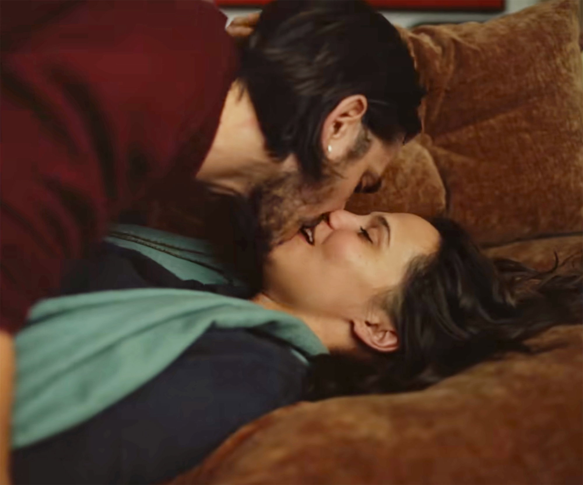 Vikander & Marinelli & Sarandon in ‘The Echo Chamber’ Teaser Trailer
