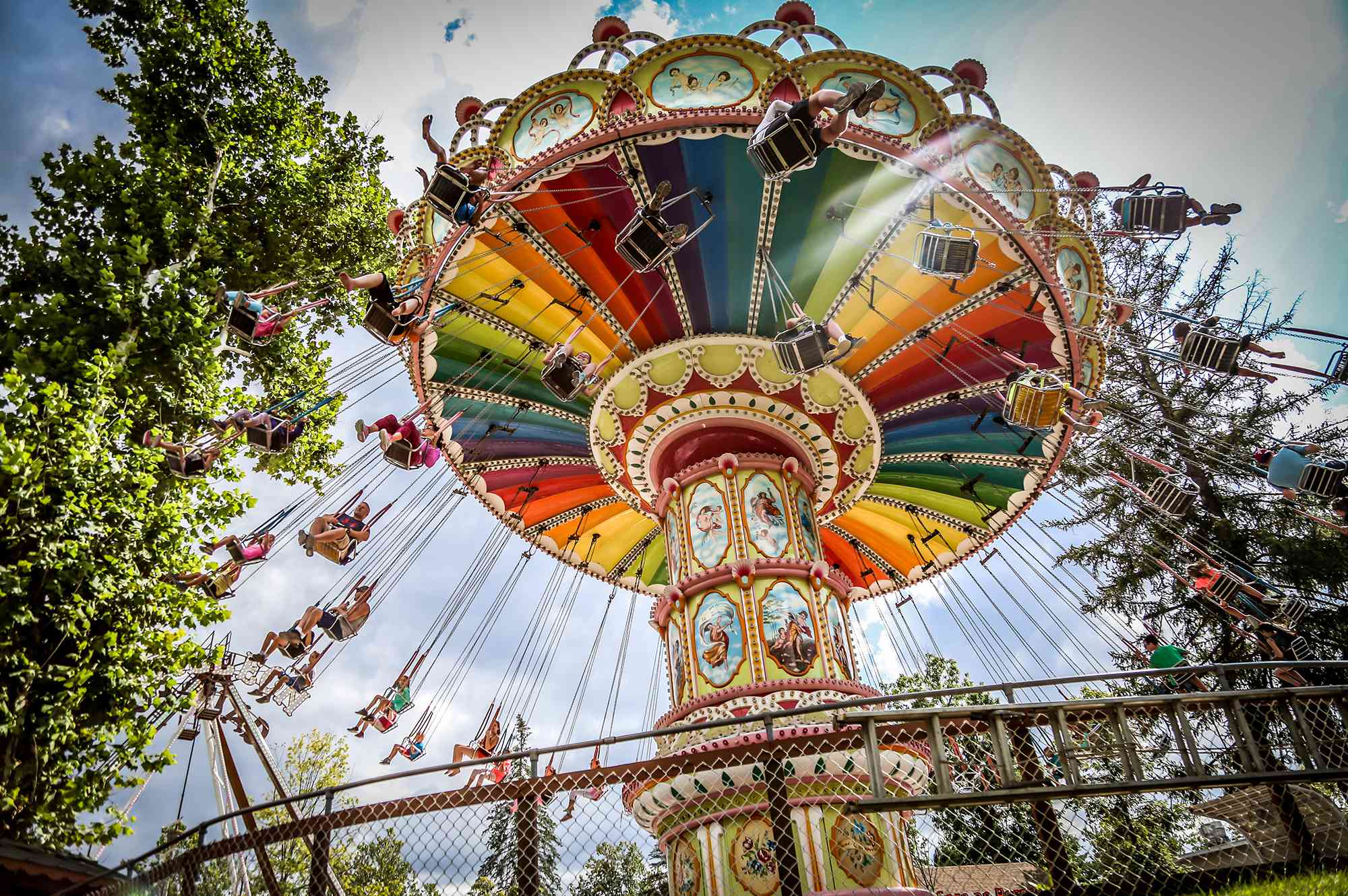 This Free-admission Theme Park Is Considered One of the Best in the U.S.—and It Has a World-famous Wooden Coaster