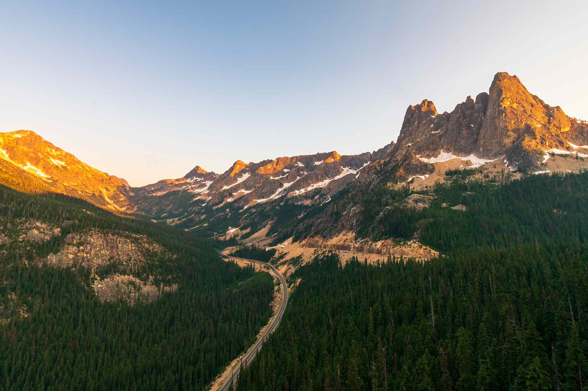 This 400-mile Road Trip Through the ‘American Alps’ Passes Glaciers and Picturesque Towns