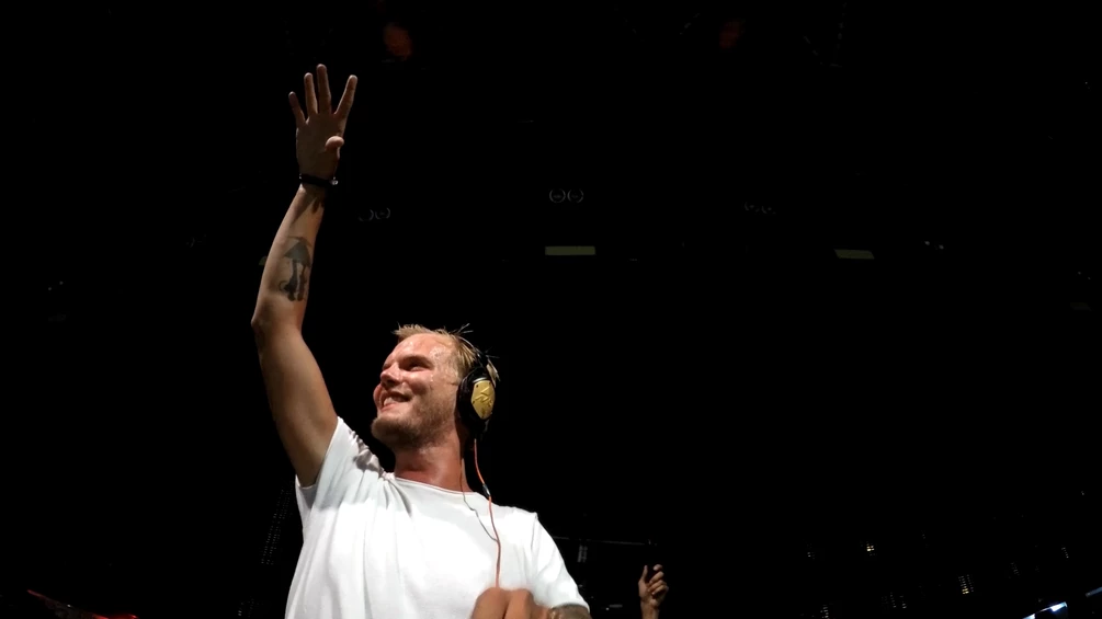 Listen to Avicii’s full final set from Ushuaïa Ibiza, released for the first time to mark 10th anniversary