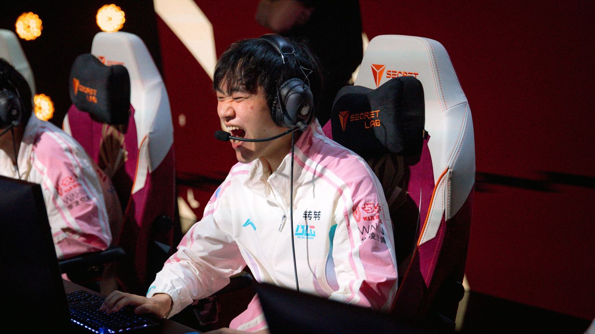 BLG Knight Steals the Show! All LPL Split 3 Awards Revealed