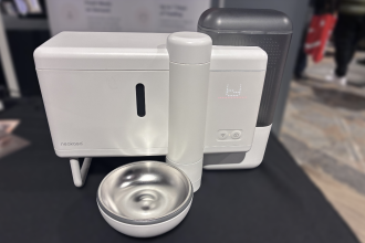 A New Automatic Feeder Makes Wet Cat Food on Demand
