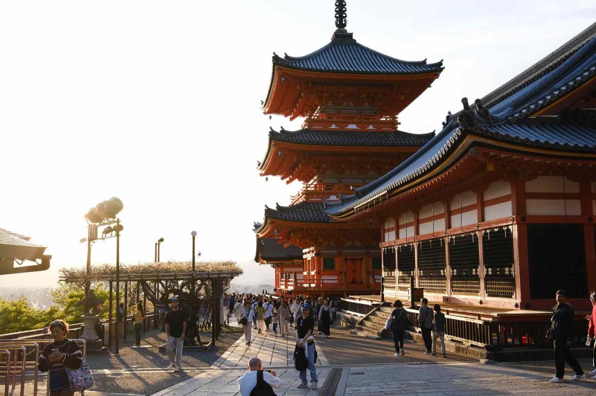 I’ve Lived in Tokyo for Over 2 Decades, and These Are the 3 Most Essential Japanese Phrases for Travelers