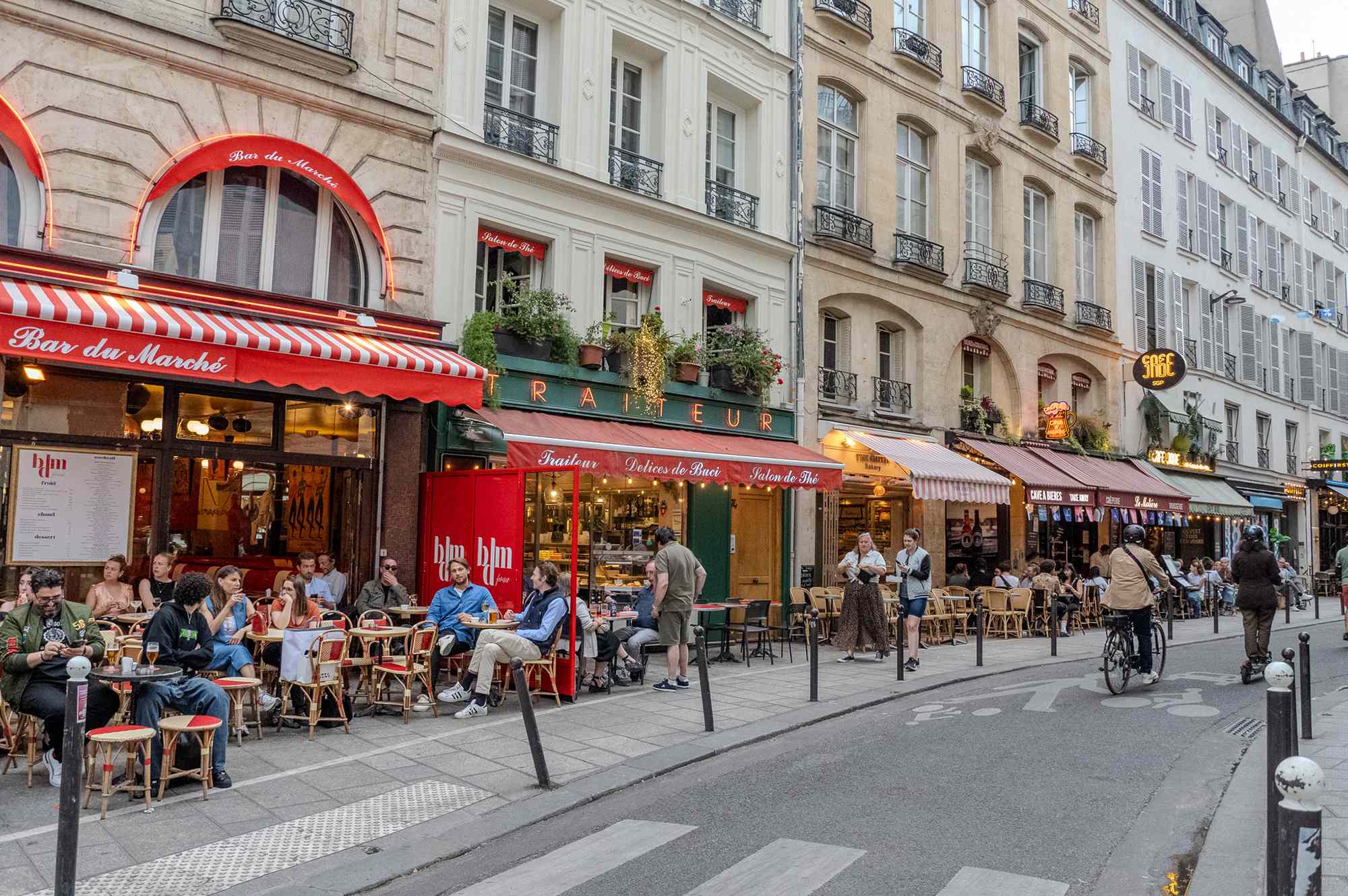 There’s a Psychological Term for Feeling Disappointed by a Trip to Paris—and Symptoms Can Be Intense