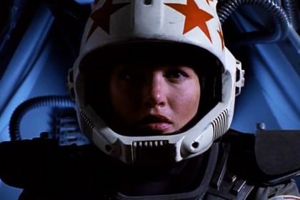 This Acclaimed ’90s Sci-Fi Show Created By Two X-Files Writers Was Canceled Too Soon