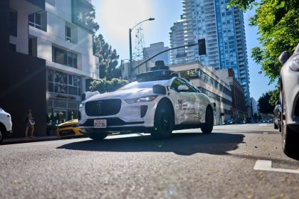 Waymo pulls over, calls cops on riders with a ghost gun