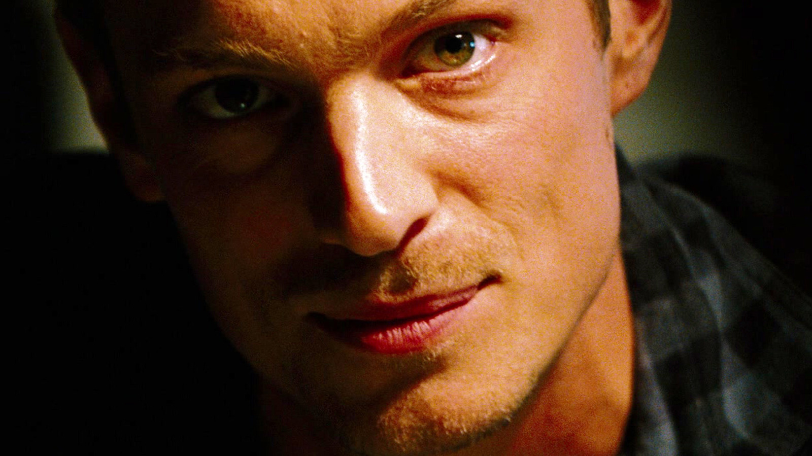 Joel Kinnaman Had A Brief Role In A Forgotten Denzel Washington Action Thriller
