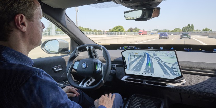 BMW and Mapbox team up for new 3D view that makes driving easier
