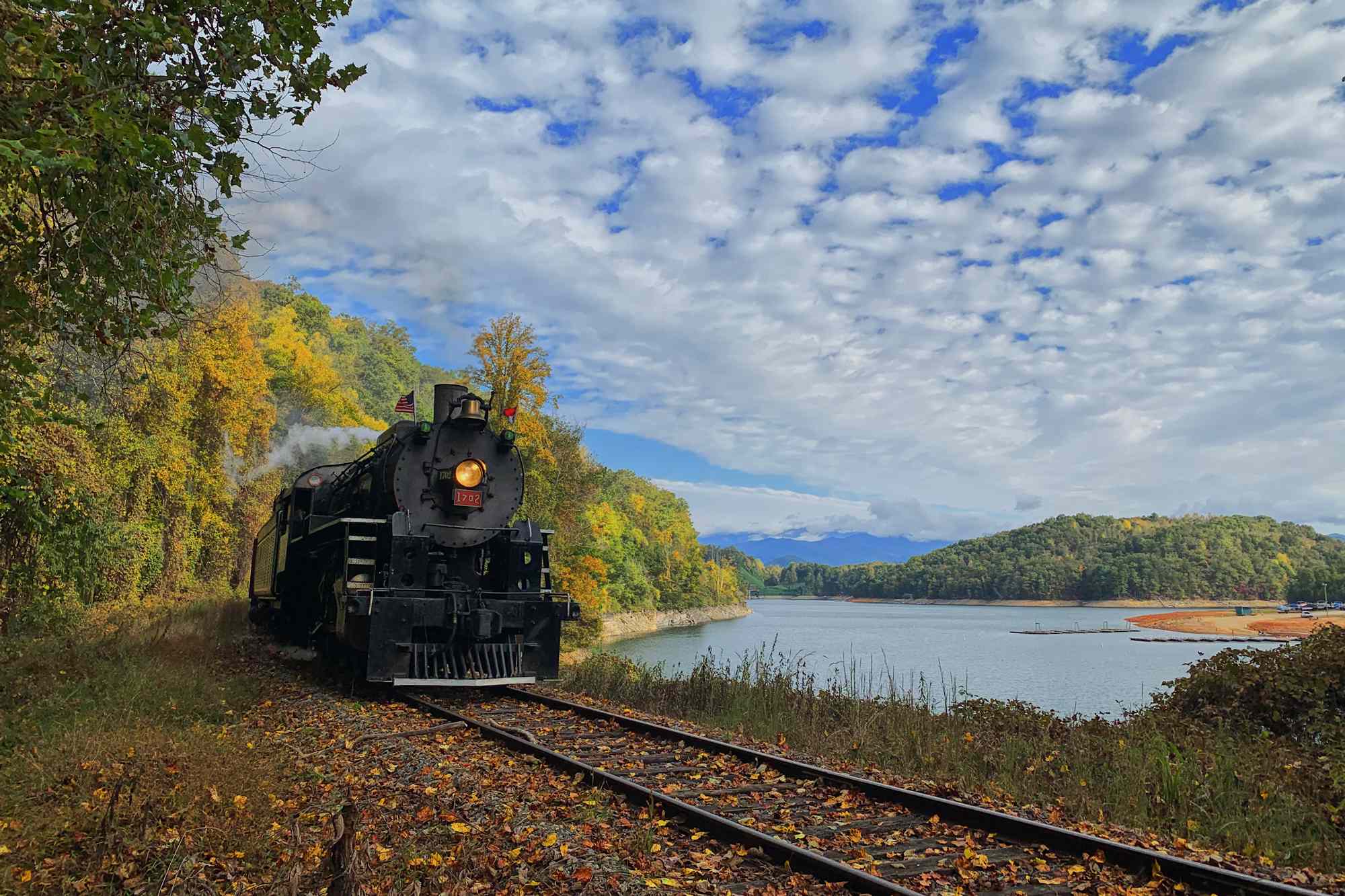 This North Carolina Railroad Runs Through an Iconic National Park—and It’s a Perfect Leaf-peeping Trip
