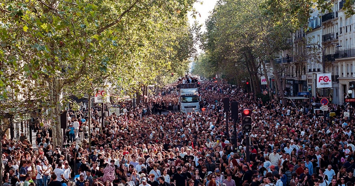 As France cracks down on free parties, 350,000 people dance in protest at Paris’ Techno Parade