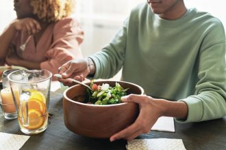Eating with someone you love can lower blood sugar levels, study shows