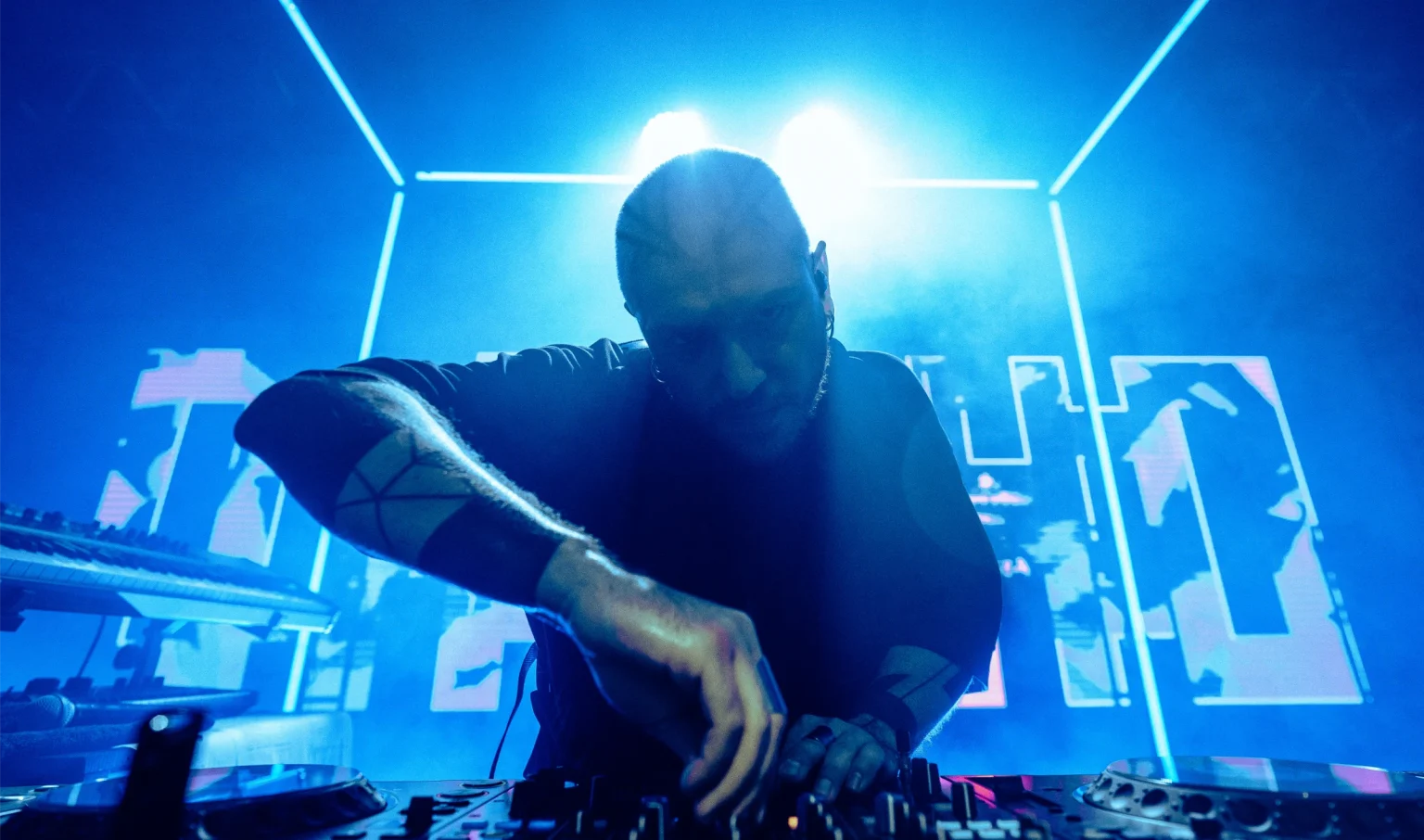 Mosimann Presents Ambitious 24-Hour Livestream Across Paris, ‘Dream Night’